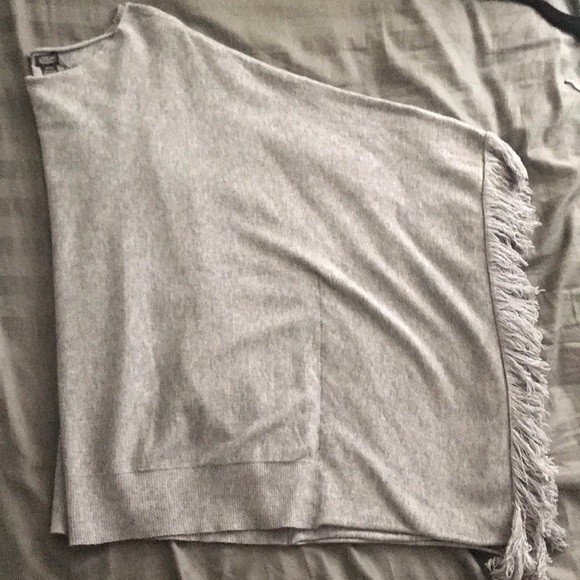 Super soft poncho from Nordstrom - Picture 2 of 3